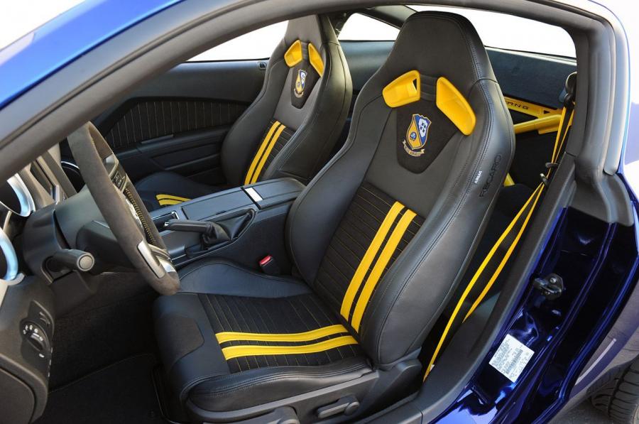  Ford Mustang GT Blue Angels 2011 года  (фото 26 из 53)